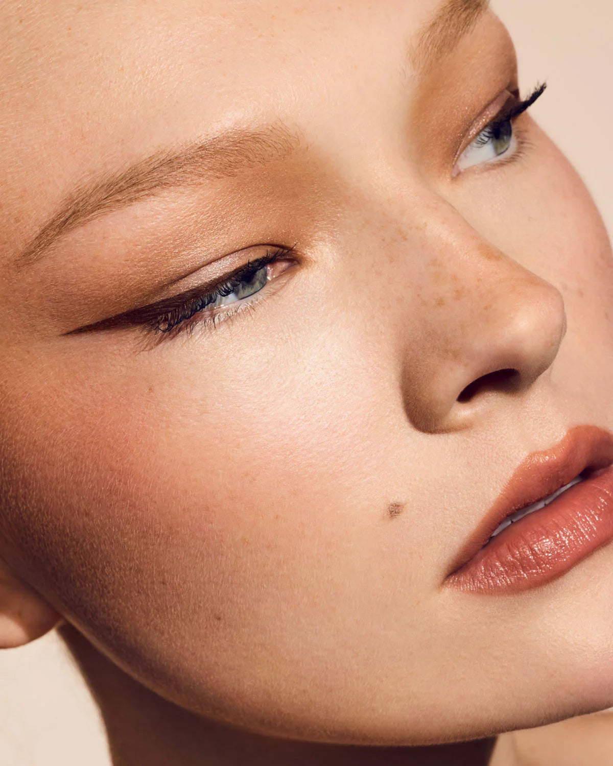 Flyliner Longwear Liquid Eyeliner