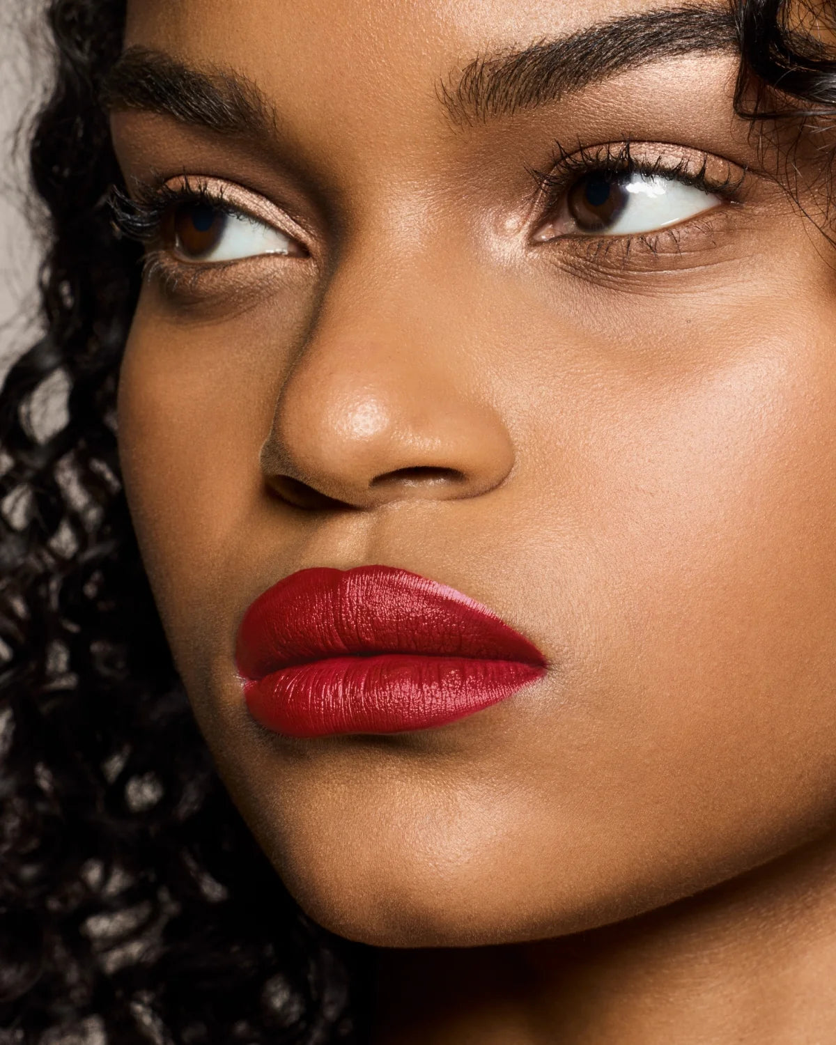 Stunna Lip Paint Longwear Fluid Lip Color